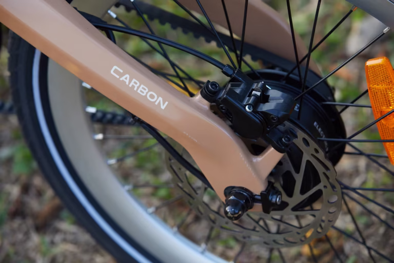 ADO Air Carbon Electric Bike 11 _ZG_003027-ezgif.com-jpg-to-avif-converter