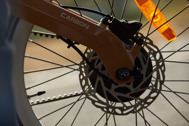 ADO Air Carbon Electric Bike 17 _ZG_008573-ezgif.com-jpg-to-avif-converter