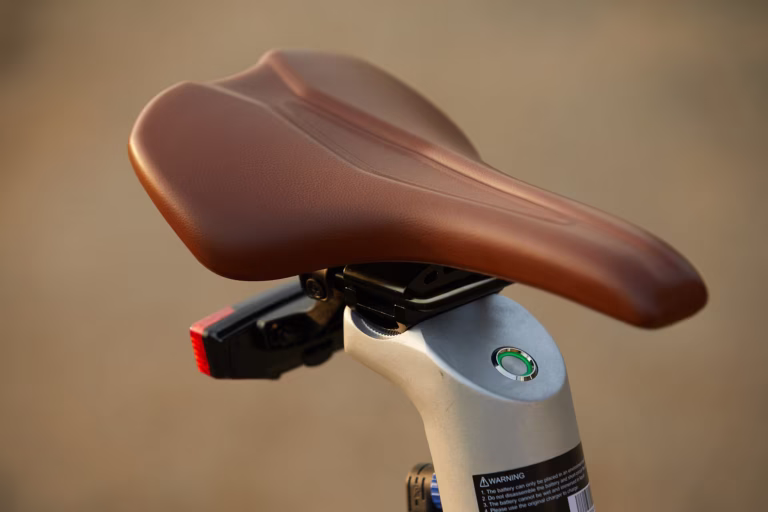 ADO Air Carbon Electric Bike 12 _ZG_0121107-ezgif.com-jpg-to-avif-converter
